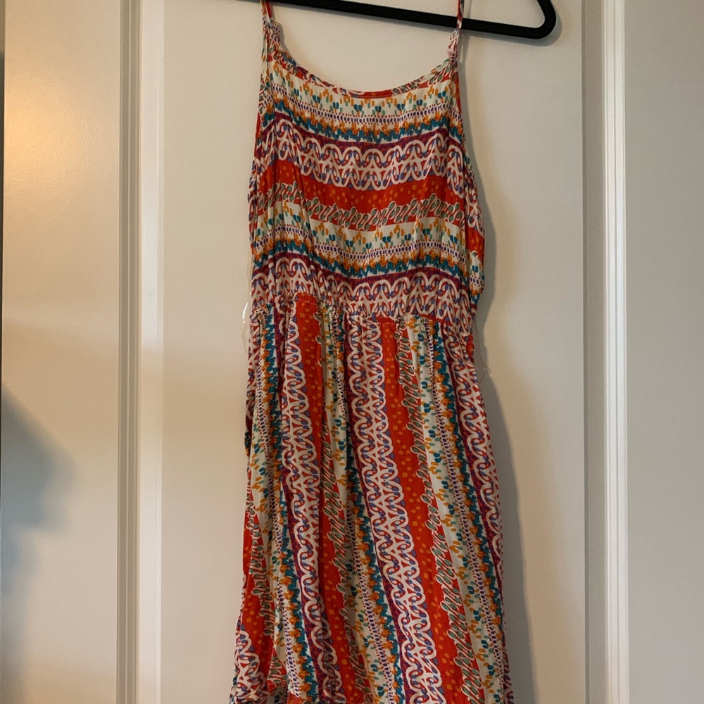 Flowy colorful sundress 🌞